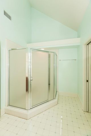 1094 E Monticello Circle, Fresno, CA 93720