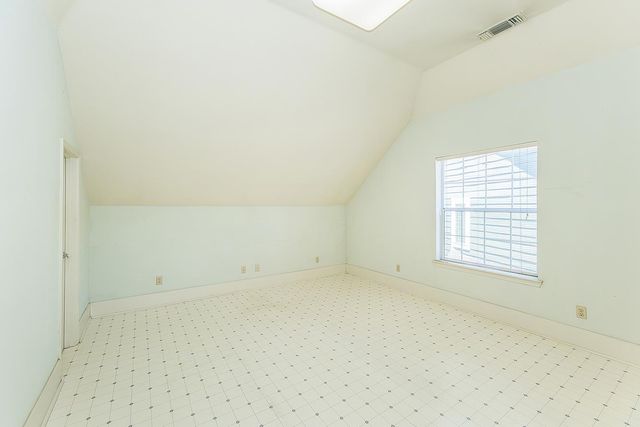 1094 E Monticello Circle, Fresno, CA 93720