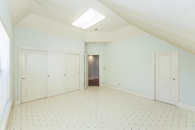 1094 E Monticello Circle, Fresno, CA 93720