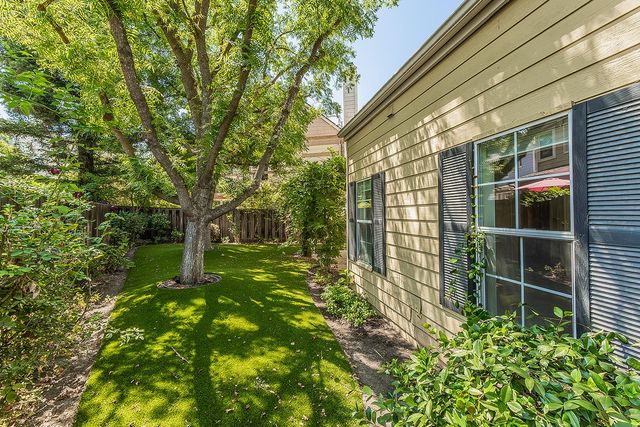 1094 E Monticello Circle, Fresno, CA 93720