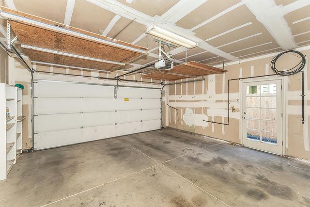 1094 E Monticello Circle, Fresno, CA 93720