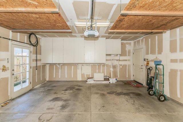 1094 E Monticello Circle, Fresno, CA 93720