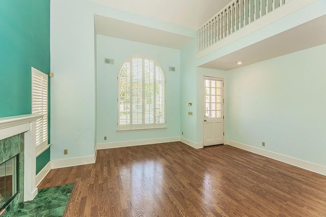 1094 E Monticello Circle, Fresno, CA 93720