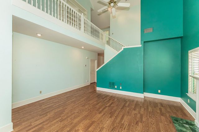 1094 E Monticello Circle, Fresno, CA 93720