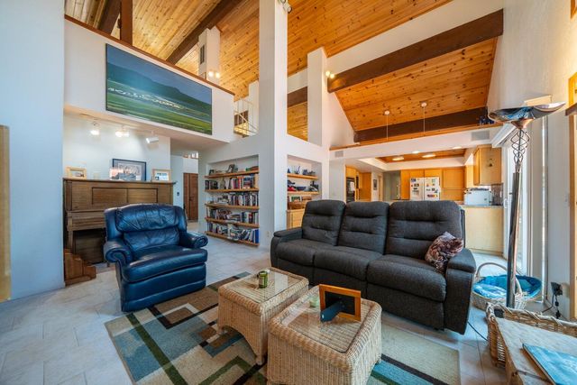 8846 Goldstone Lane, Redding, CA 96001