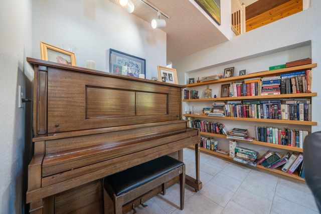 8846 Goldstone Lane, Redding, CA 96001