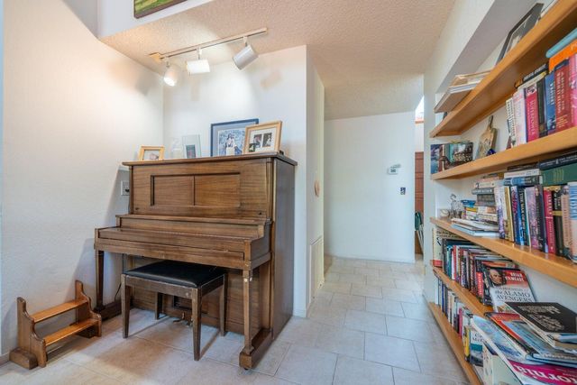 8846 Goldstone Lane, Redding, CA 96001