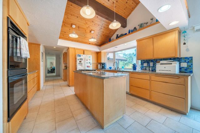 8846 Goldstone Lane, Redding, CA 96001