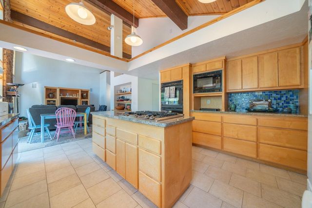 8846 Goldstone Lane, Redding, CA 96001