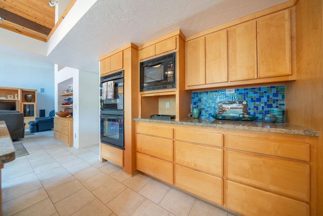 8846 Goldstone Lane, Redding, CA 96001