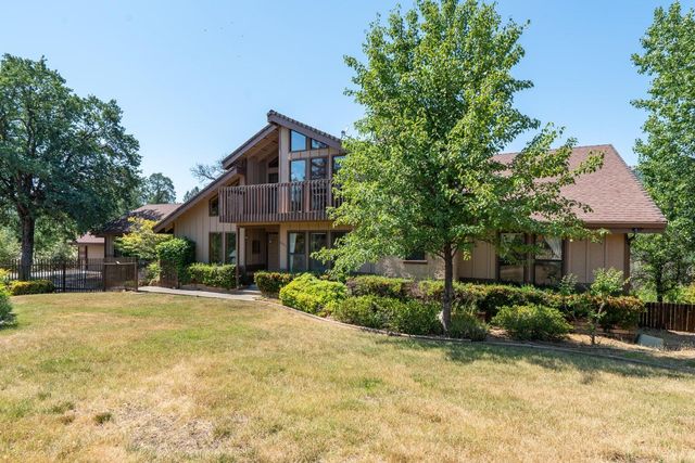 8846 Goldstone Lane, Redding, CA 96001