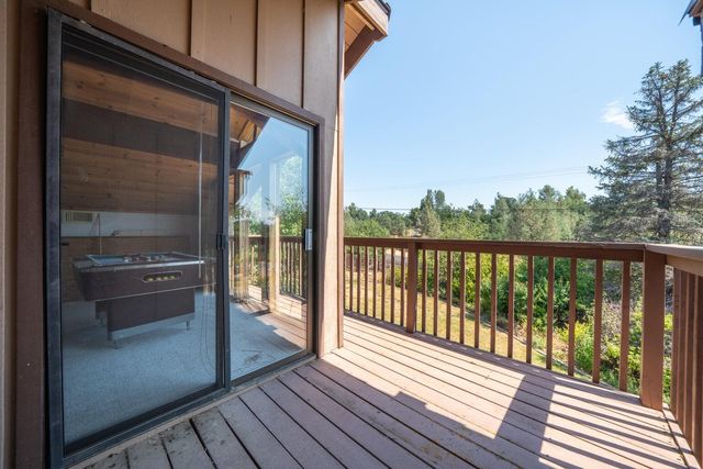 8846 Goldstone Lane, Redding, CA 96001