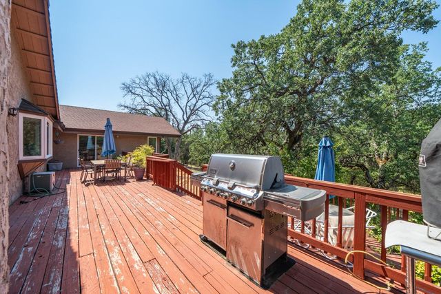 8846 Goldstone Lane, Redding, CA 96001