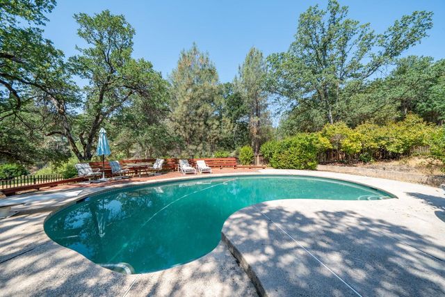 8846 Goldstone Lane, Redding, CA 96001