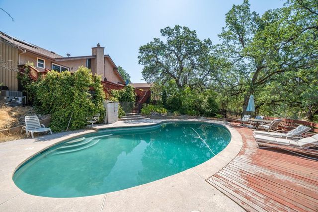 8846 Goldstone Lane, Redding, CA 96001