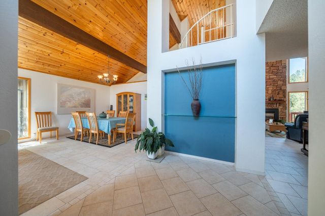 8846 Goldstone Lane, Redding, CA 96001