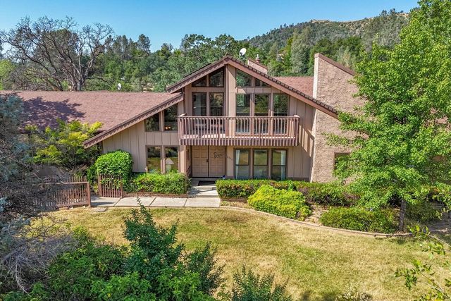 8846 Goldstone Lane, Redding, CA 96001