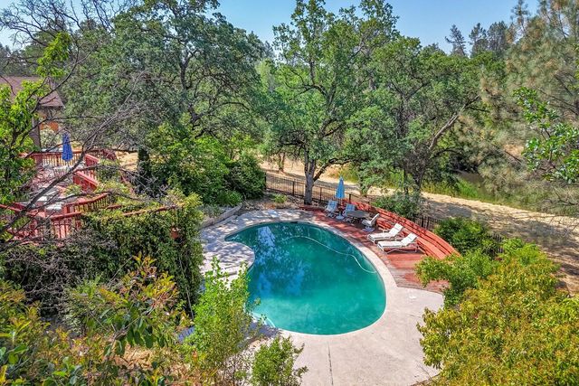 8846 Goldstone Lane, Redding, CA 96001