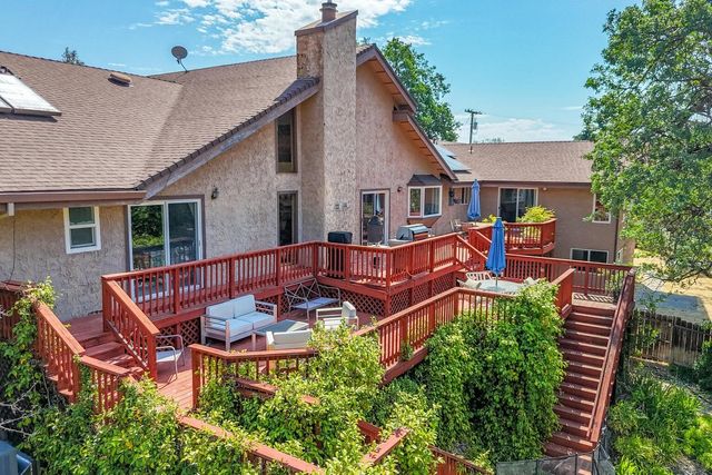 8846 Goldstone Lane, Redding, CA 96001