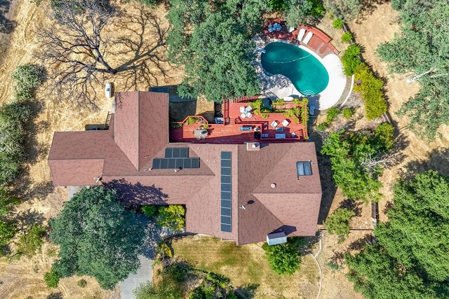 8846 Goldstone Lane, Redding, CA 96001