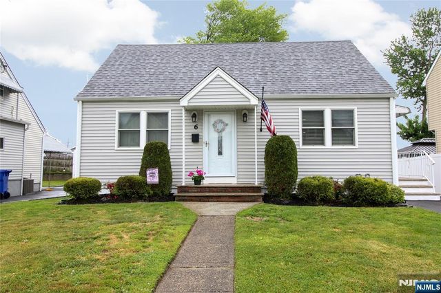 6 Knollwood Road, Totowa, NJ 07512