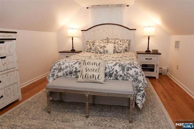 6 Knollwood Road, Totowa, NJ 07512