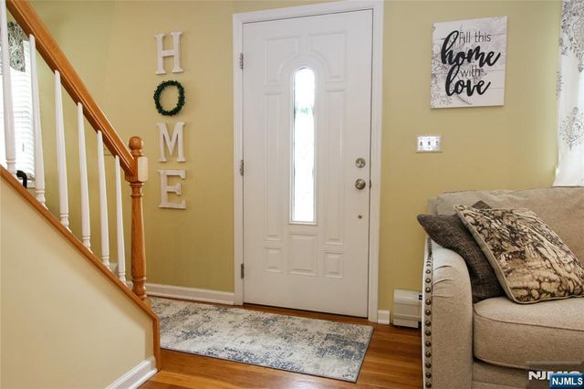 6 Knollwood Road, Totowa, NJ 07512