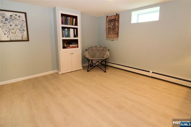 6 Knollwood Road, Totowa, NJ 07512