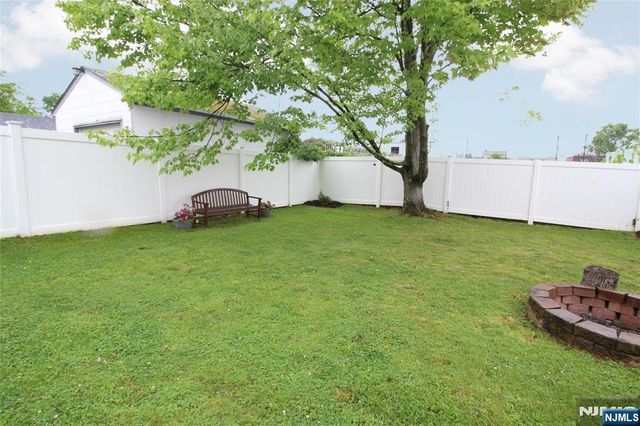 6 Knollwood Road, Totowa, NJ 07512