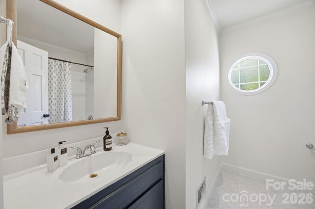1123 Cheddington Drive, Charlotte, NC 28211