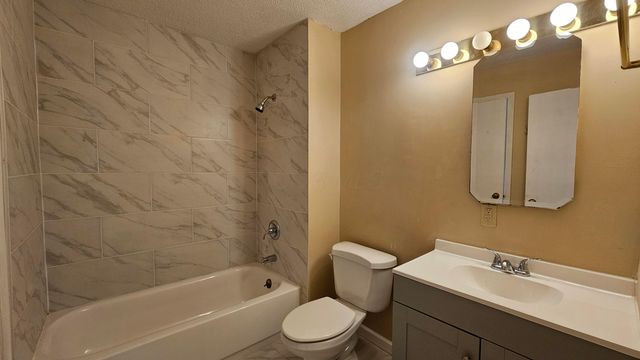 117 Stornoway Drive E, Columbus, OH 43213