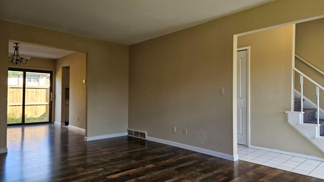 117 Stornoway Drive E, Columbus, OH 43213