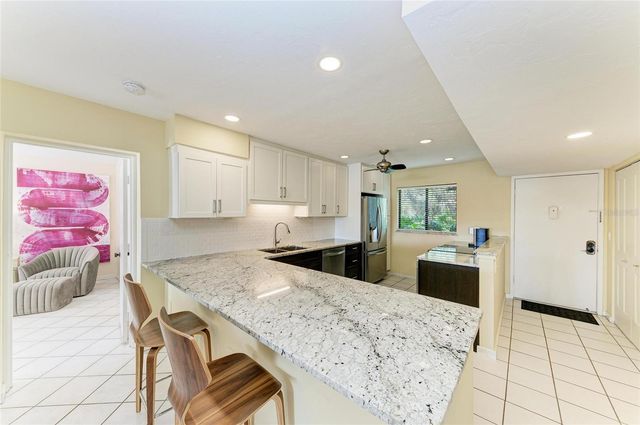 1617 BAYHOUSE COURT 121, Sarasota, FL 34231