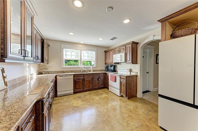 1617 BAYHOUSE COURT 121, Sarasota, FL 34231