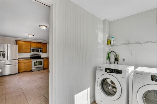 33 Oakwood Avenue, Falmouth, MA 02540
