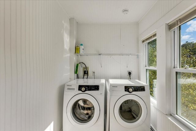 33 Oakwood Avenue, Falmouth, MA 02540