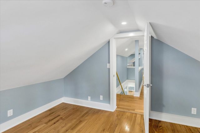 33 Oakwood Avenue, Falmouth, MA 02540