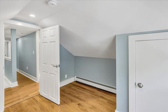 33 Oakwood Avenue, Falmouth, MA 02540