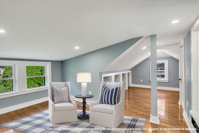 33 Oakwood Avenue, Falmouth, MA 02540