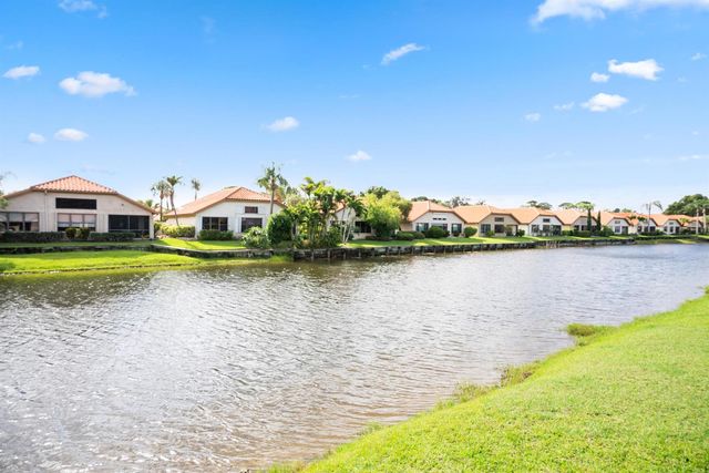 2735 SW Mariposa Circle, Palm City, FL 34990