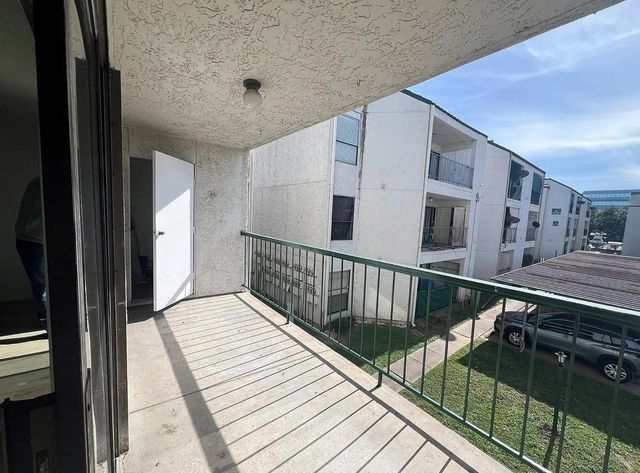 2830 S Bartell Drive 27, Houston, TX 77054