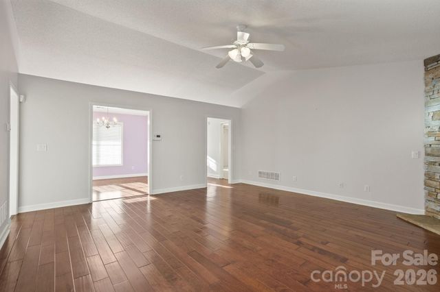 32 Stone House Road, Hendersonville, NC 28739