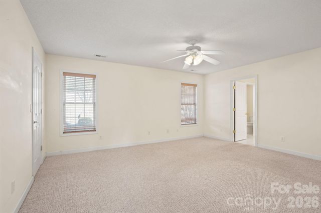 32 Stone House Road, Hendersonville, NC 28739