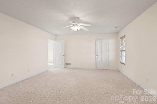 32 Stone House Road, Hendersonville, NC 28739