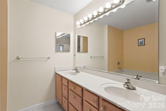 32 Stone House Road, Hendersonville, NC 28739