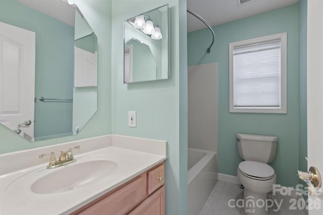 32 Stone House Road, Hendersonville, NC 28739