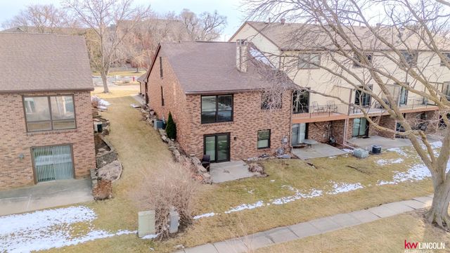 7010 Shamrock Road, Lincoln, NE 68506
