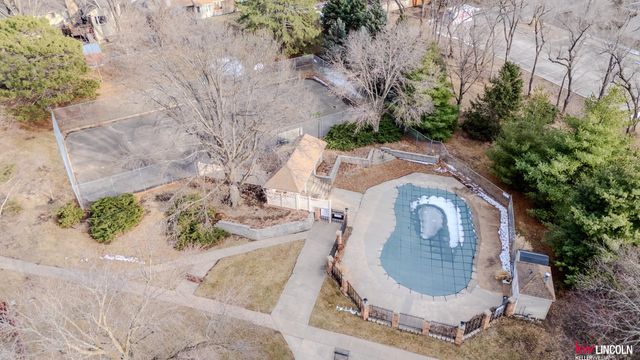 7010 Shamrock Road, Lincoln, NE 68506