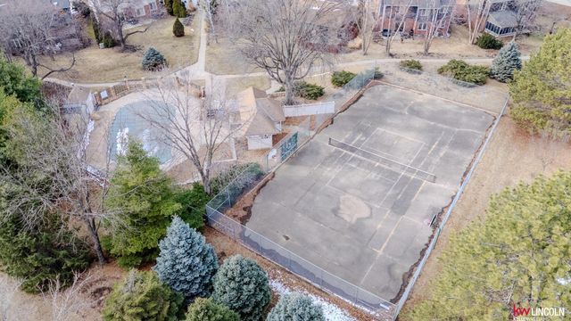 7010 Shamrock Road, Lincoln, NE 68506