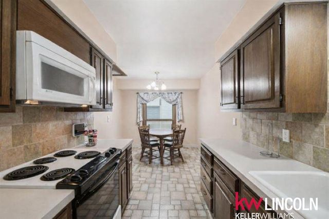 7010 Shamrock Road, Lincoln, NE 68506